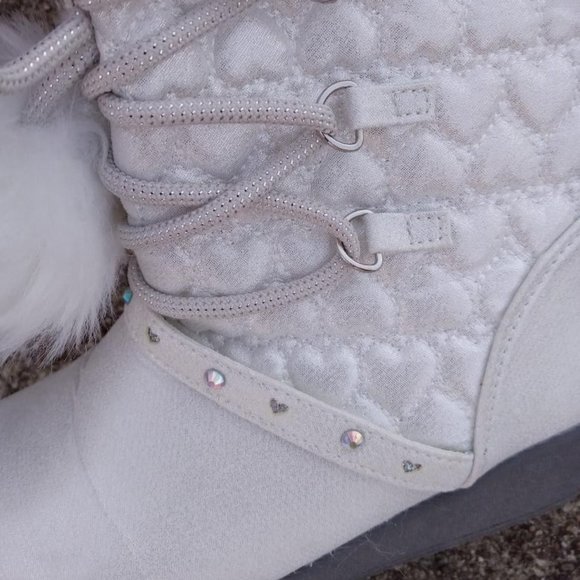 Roebuck & Co white fur boots toddler girl size 12M - Picture 7 of 9